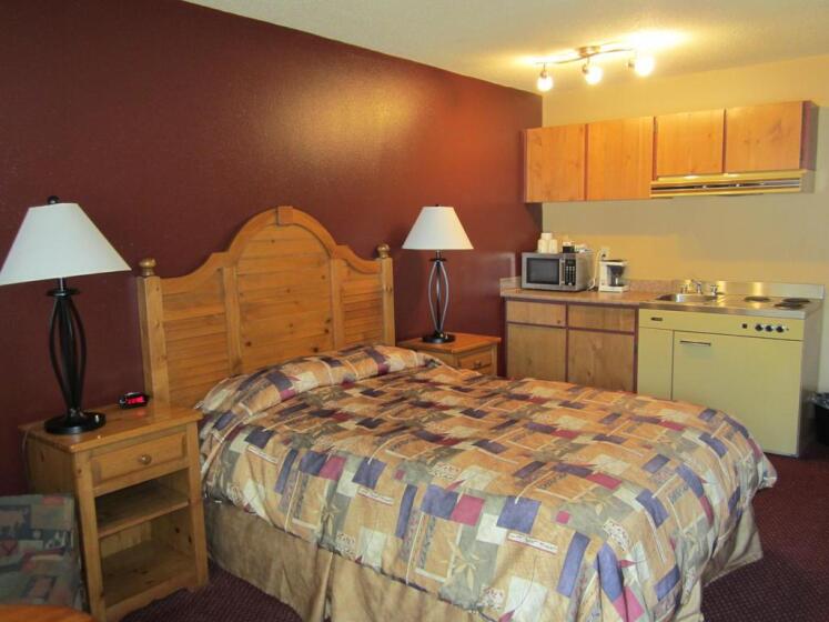 Smithers / Aspen Inn & Suites 1